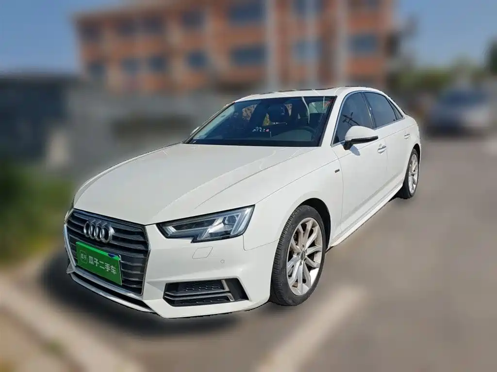 Audi A4L 2018 — фото 1
