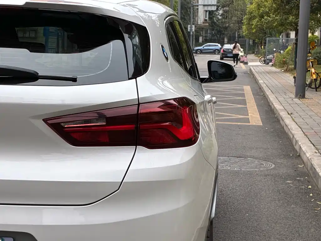 BMW X2 2022 — фото 11