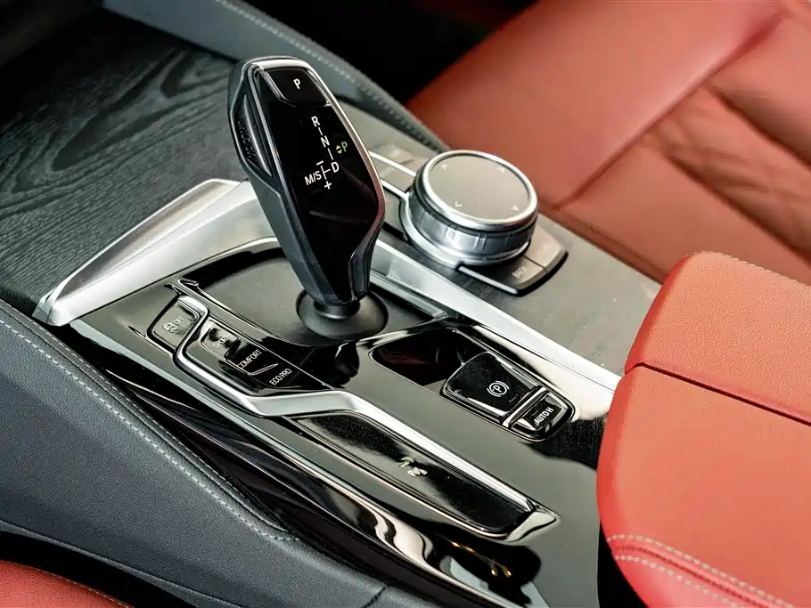 BMW 5 Series 2023 — фото 11