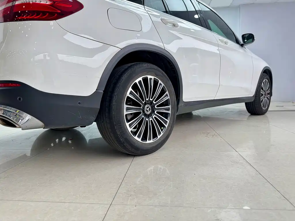 Mercedes-Benz GLC 2018 — фото 22