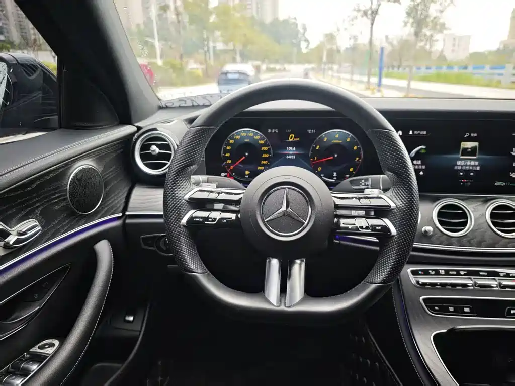 Mercedes-Benz E-Class 2021 — фото 13