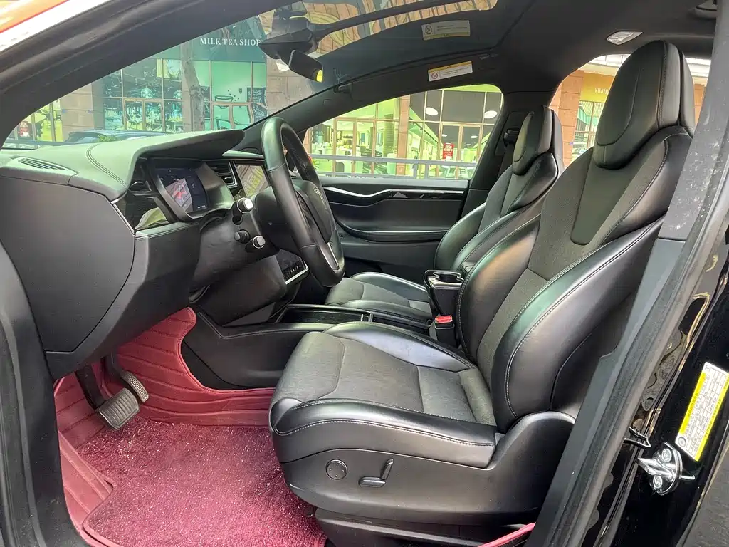Tesla Model X 2019 — фото 11