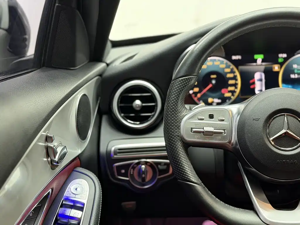 Mercedes-Benz C-Class 2020 — фото 11