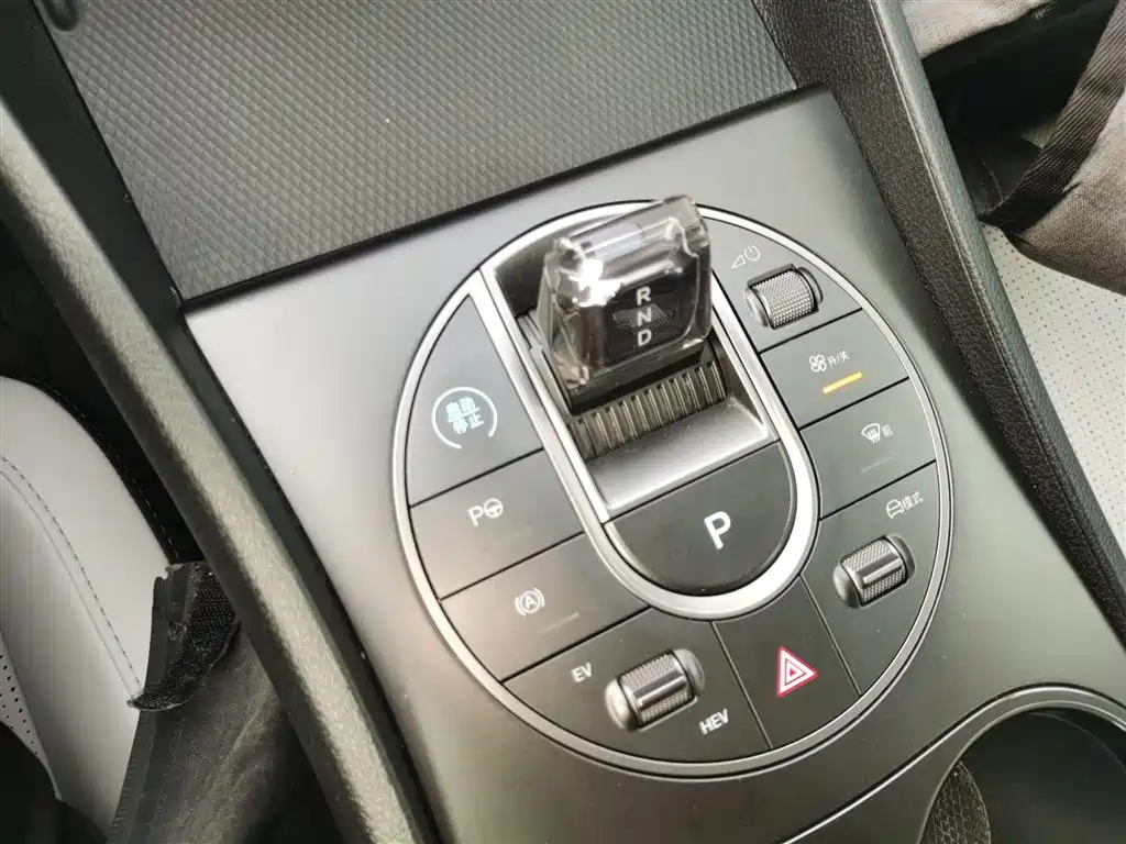 BYD Seal 05 DM-i 2025 — фото 14