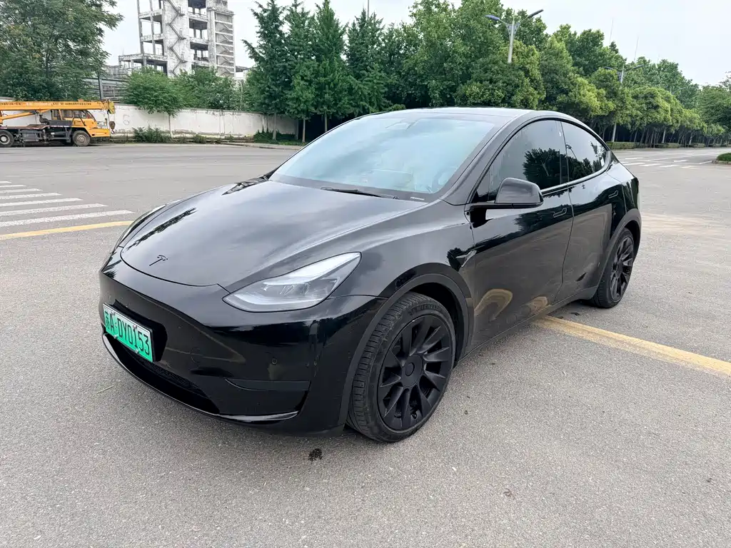 Tesla Model Y 2023 — фото 1