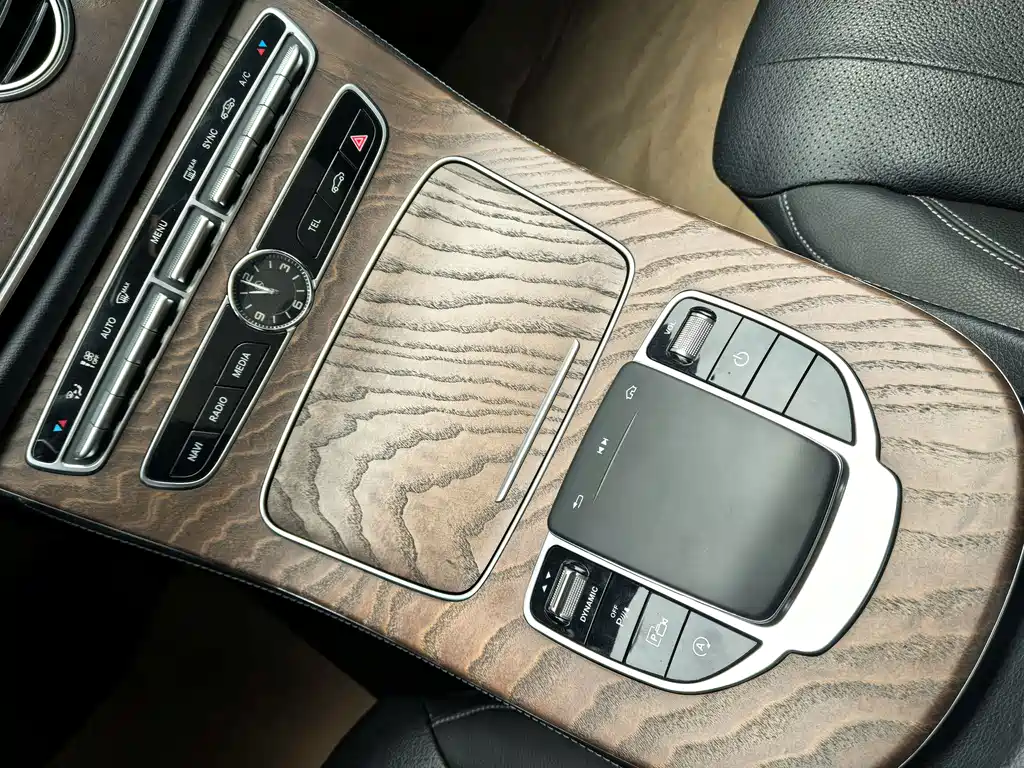 Mercedes-Benz E-Class 2019 — фото 10