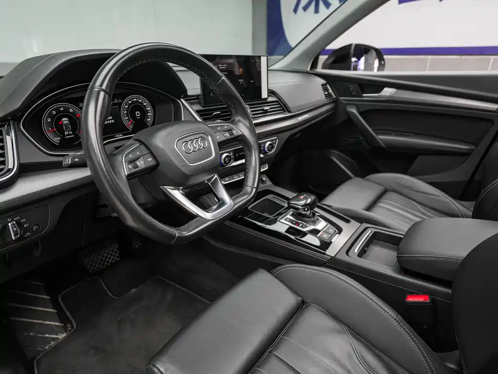Audi Q5L 2022 — фото 11