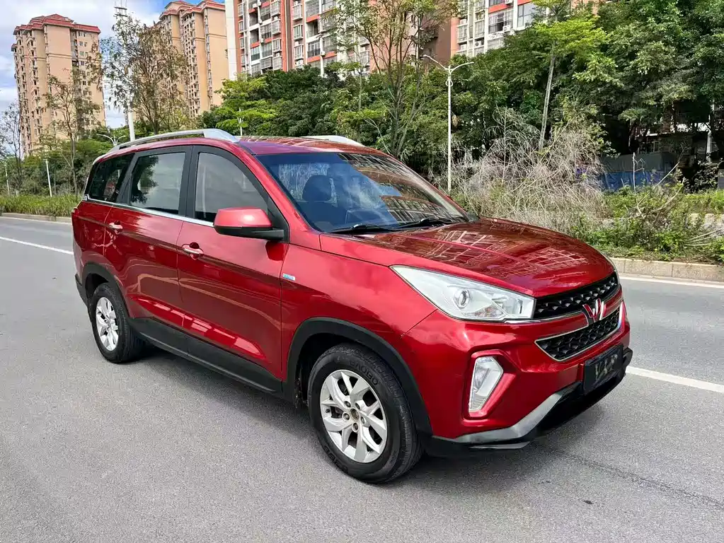Wuling Hongguang S3 2018 — фото 3