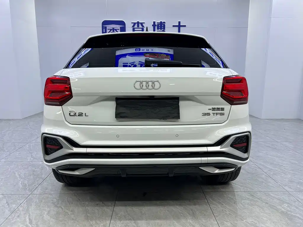 Audi Q2L 2023 — фото 16