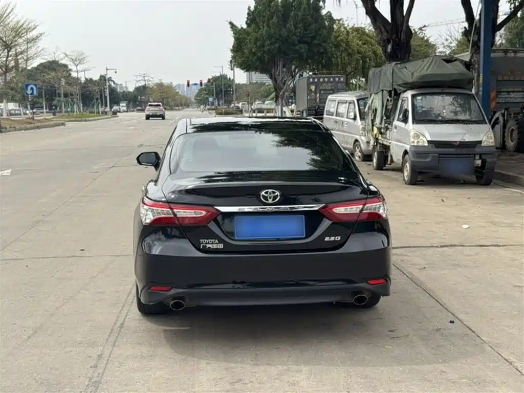 Toyota Camry 2019 — фото 23