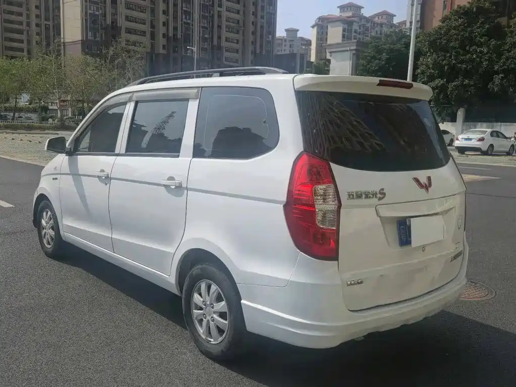 Wuling Hongguang 2018 — фото 9