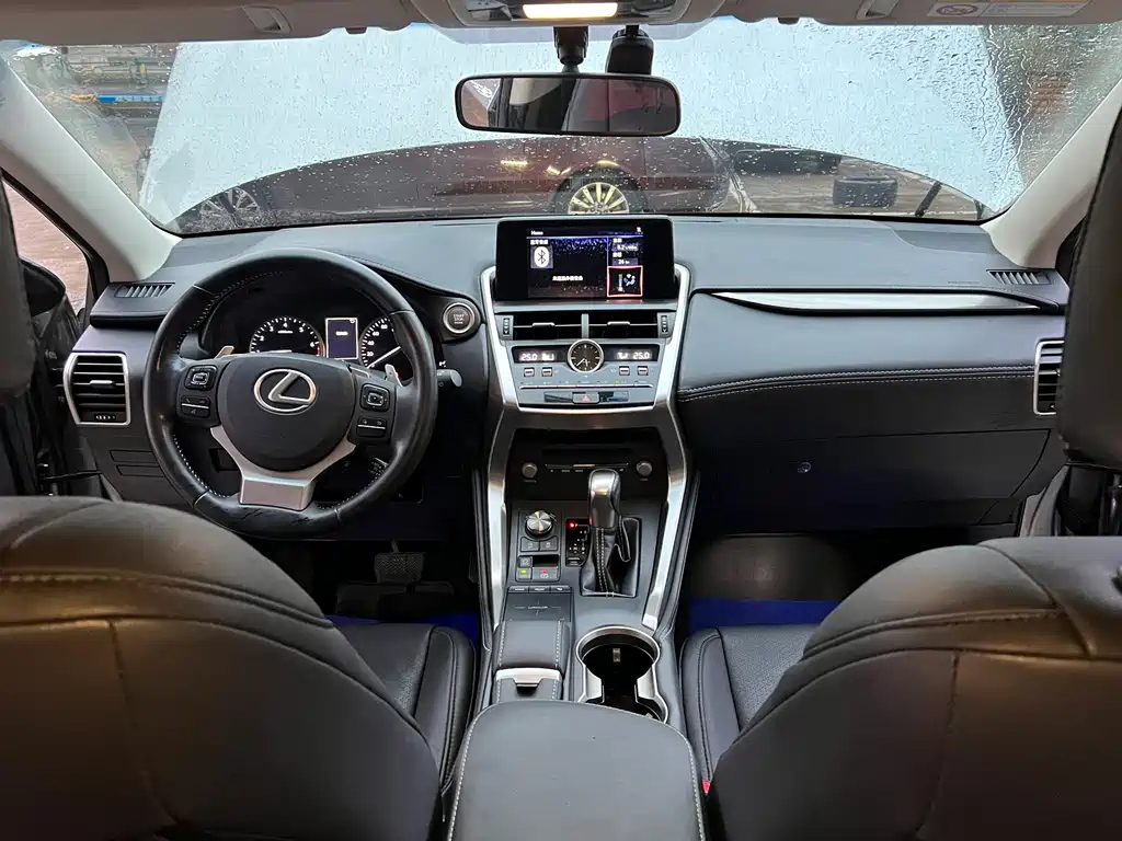 Lexus NX 2018 — фото 17
