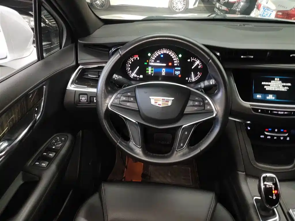 Cadillac XT5 2018 — фото 4
