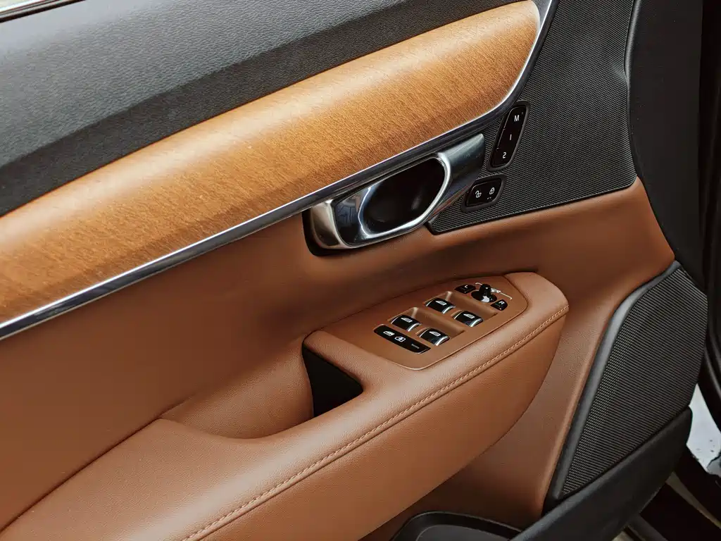 Volvo S90 PHEV 2023 — фото 17