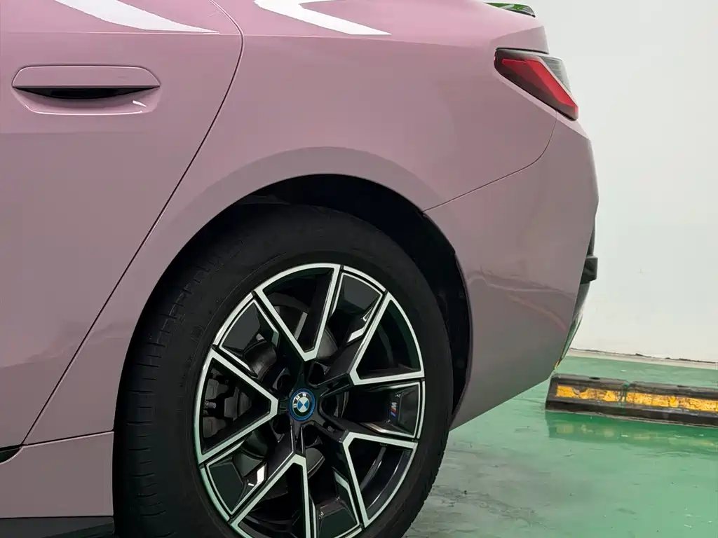 BMW i4 2022 — фото 8