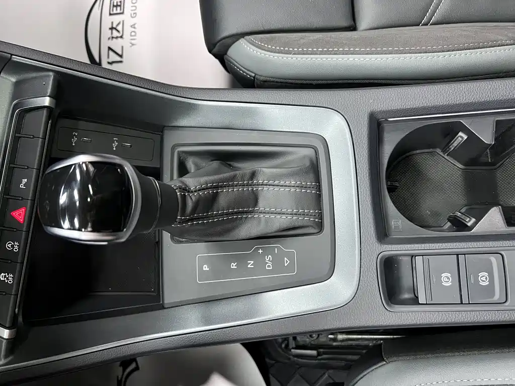 Audi Q3 Sportback 2023 — фото 24