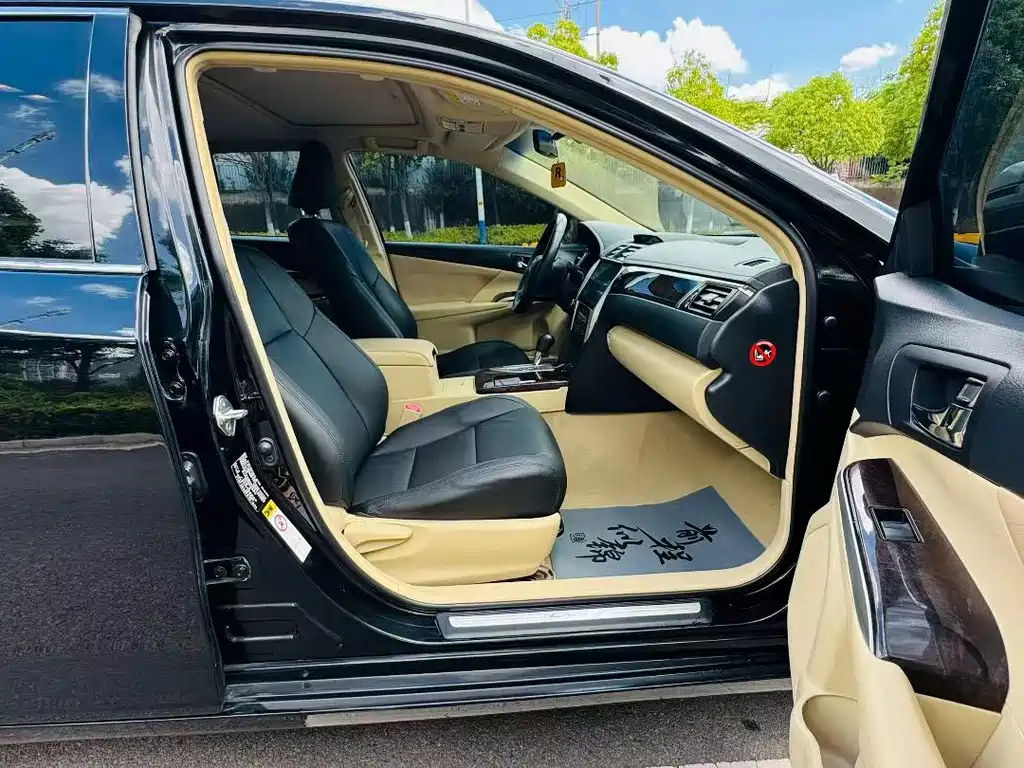 Toyota Camry 2016 — фото 4