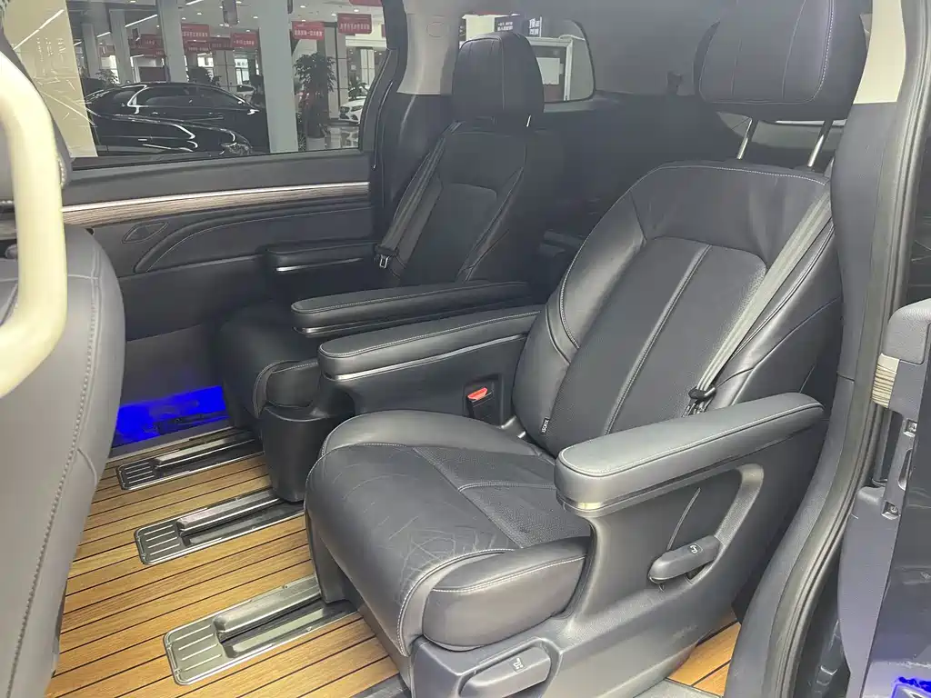 GAC Motor Trumpchi M8 2023 — фото 15