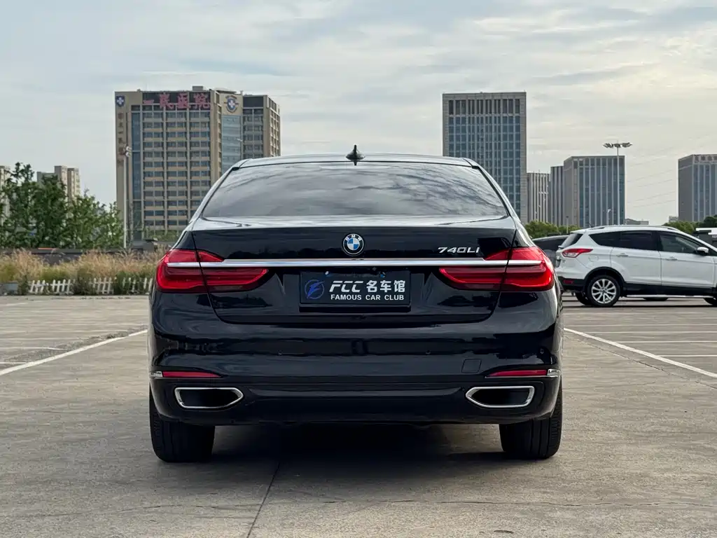 BMW 7 Series 2017 — фото 6