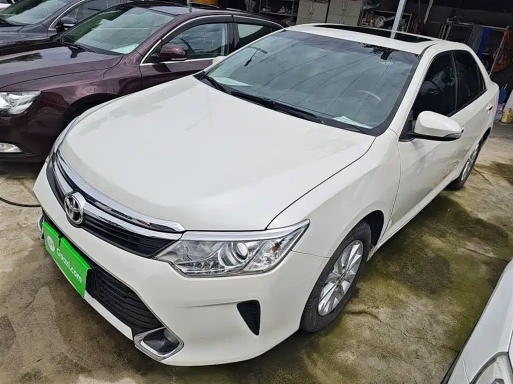 Toyota Camry 2017 — фото 2
