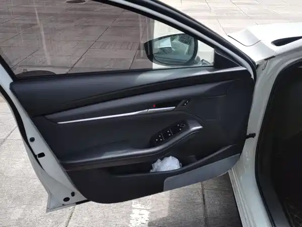 Mazda 3 Axela 2022