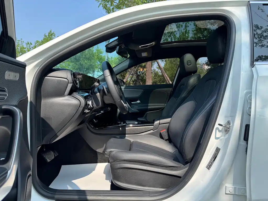 Mercedes-Benz A-Class 2023 — фото 10