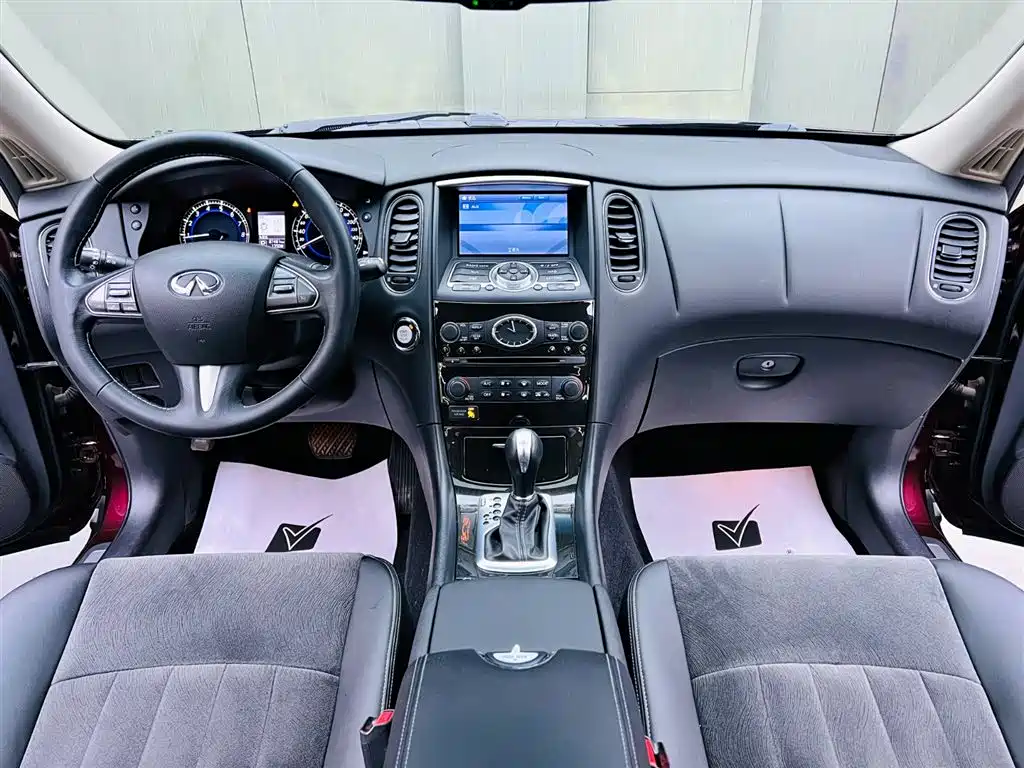 Infiniti QX50 2017 — фото 9
