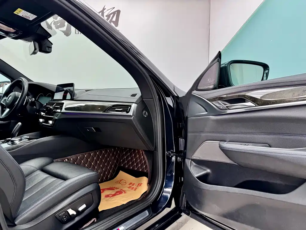 BMW 6 Series GT 2018 — фото 14