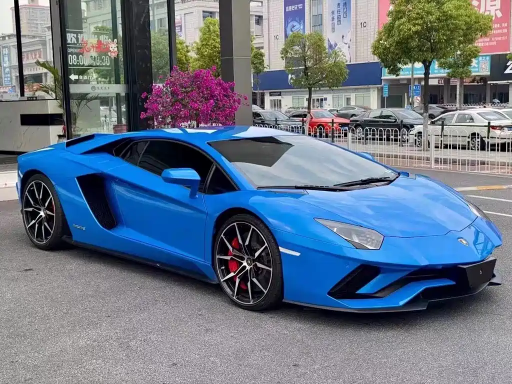 Lamborghini Aventador 2018 — фото 6
