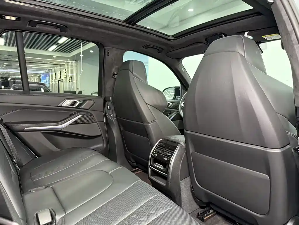 BMW X5 M 2025 — фото 14