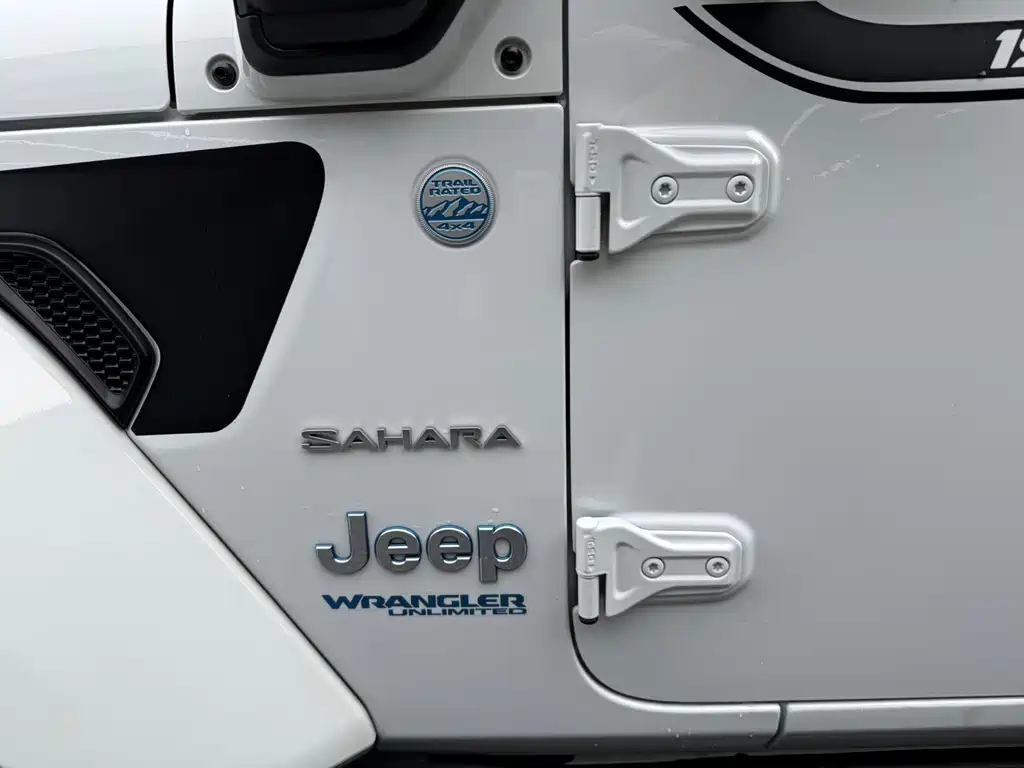 Jeep Wrangler New Energy 2022 — фото 17