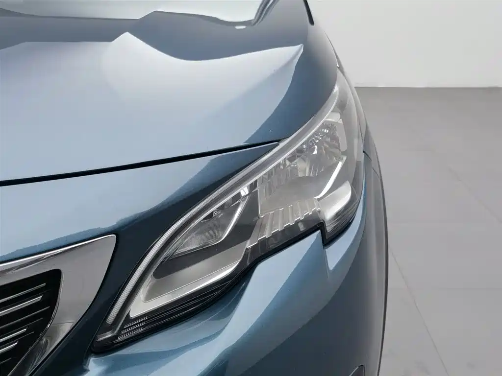 Peugeot 5008 2018 — фото 7