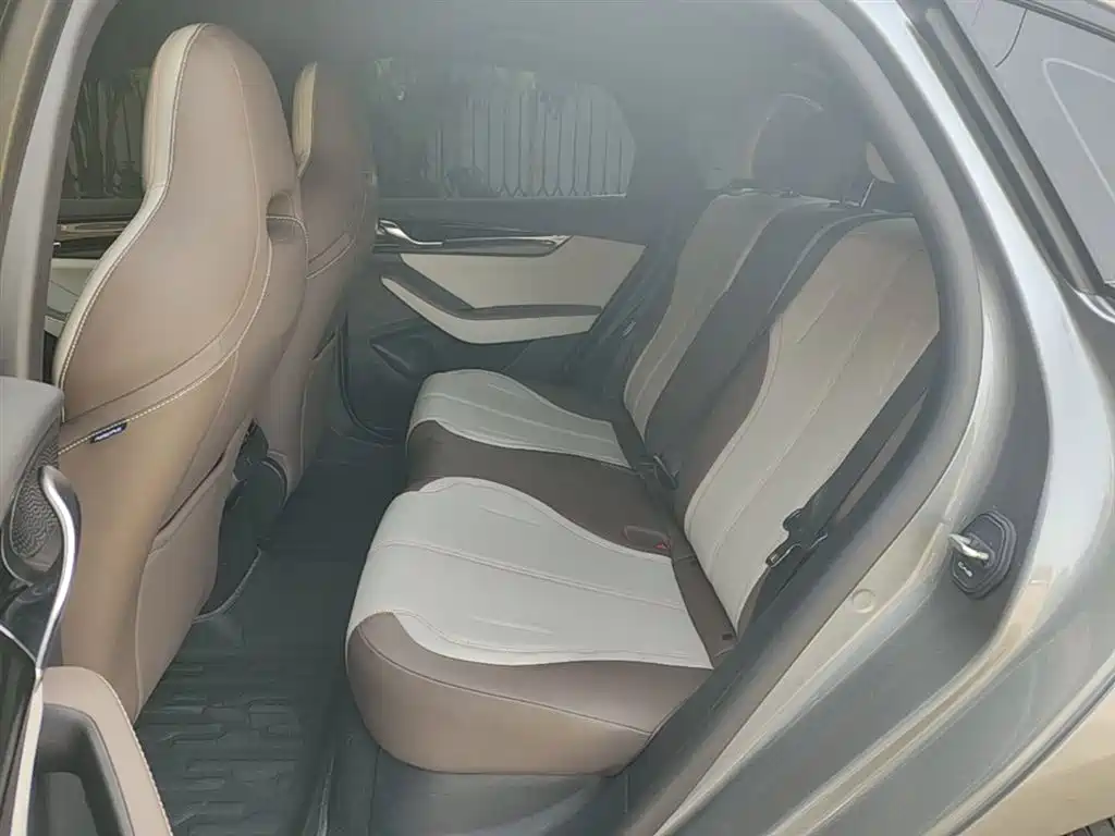 BYD Qin PLUS 2025 — фото 17