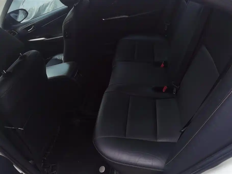Toyota Camry 2017 — фото 11