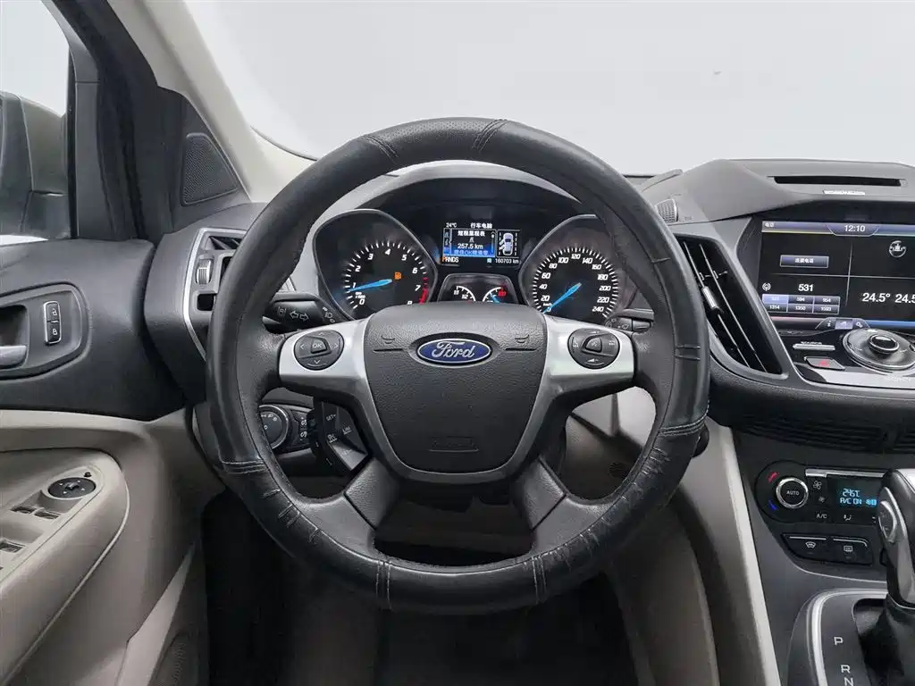 Ford Kuga 2014 — фото 11