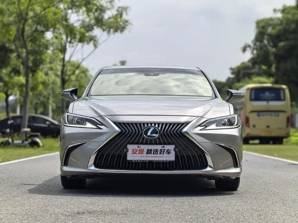 Lexus ES 2019 — фото 2