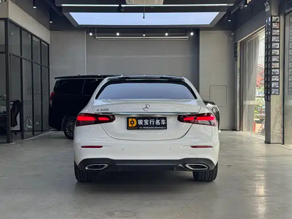 Mercedes-Benz E-Class 2021