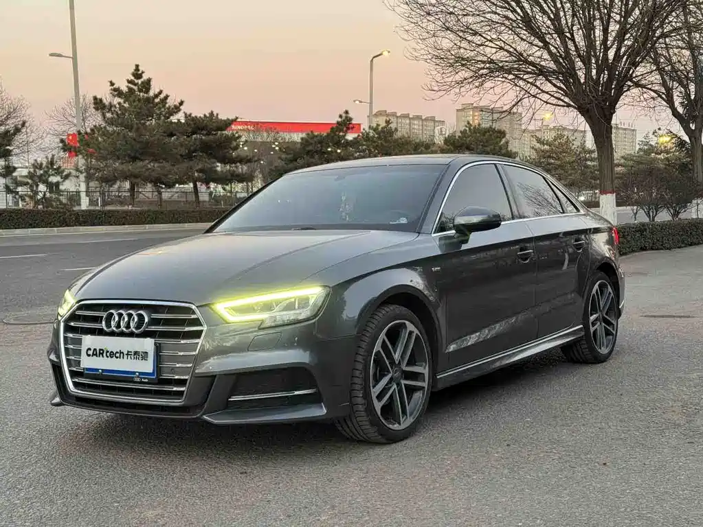 Audi A3 2020 — фото 1