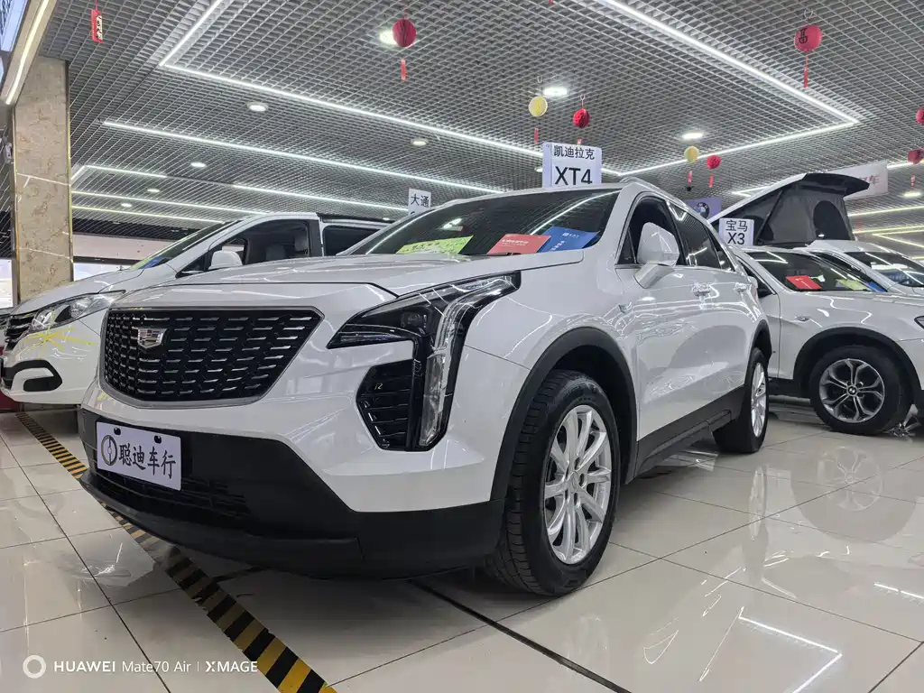 Cadillac XT4 2023 — фото 1