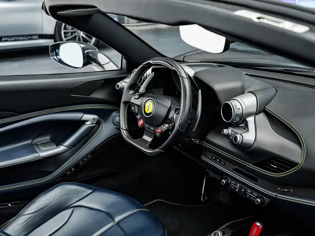 Ferrari F8 2023 — фото 9
