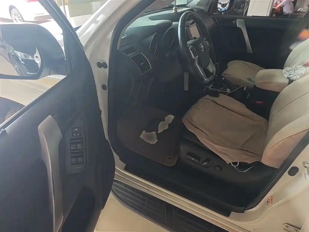 Toyota Prado 2015 — фото 16