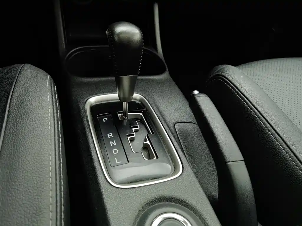 Mitsubishi Outlander 2017 — фото 13