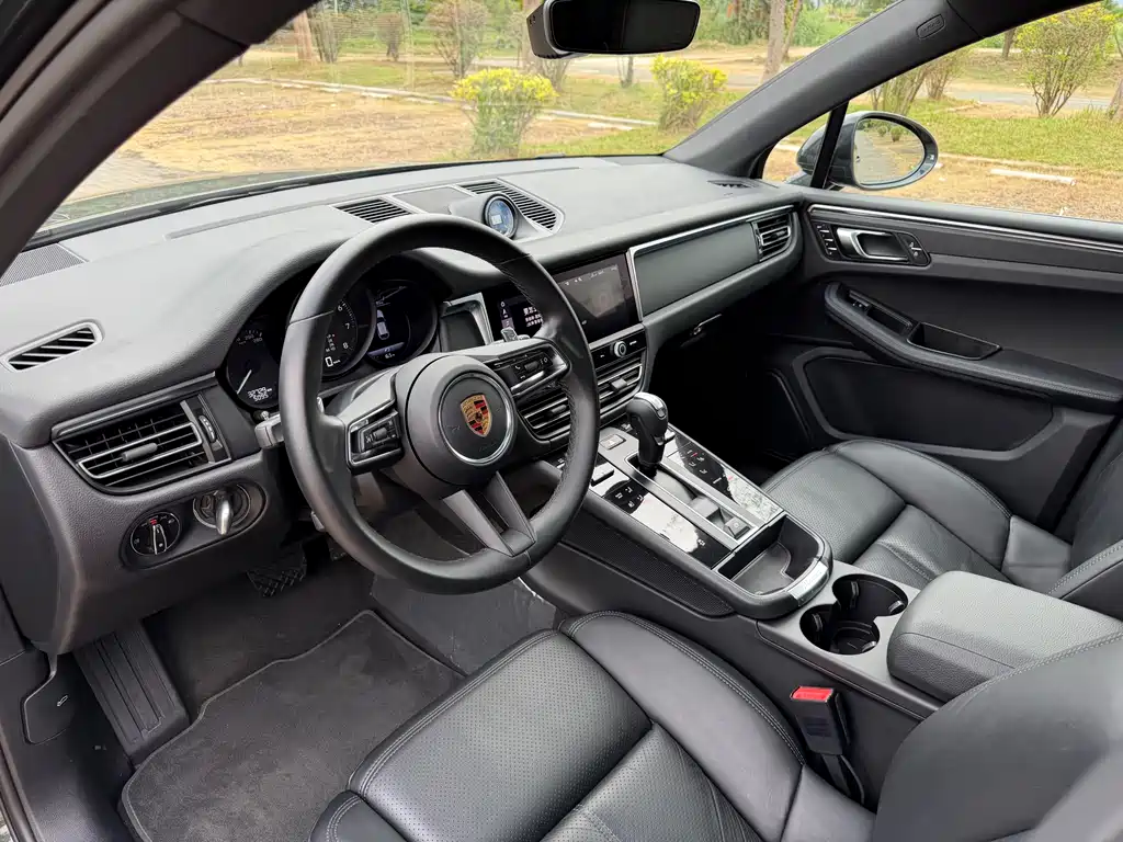 Porsche Macan 2023 — фото 10