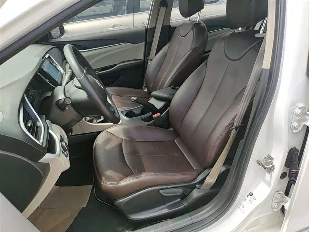 Buick Excelle 2017 — фото 15