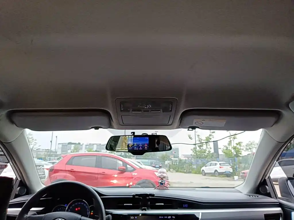Toyota Corolla 2018 — фото 14