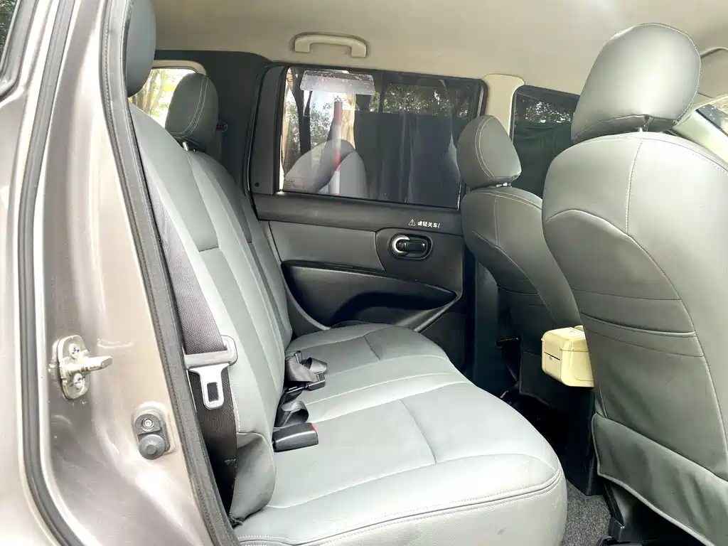 Nissan Livina 2015 — фото 16