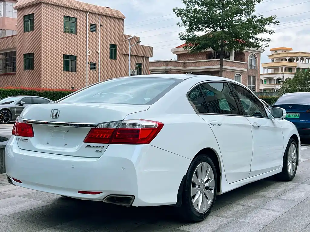 Honda Accord 2014 — фото 6