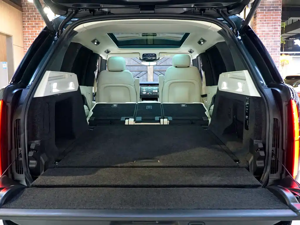 Land Rover Range Rover 2023 — фото 22