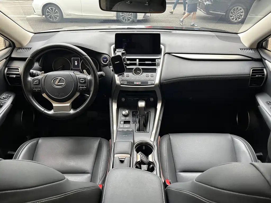 Lexus NX 2020 — фото 13