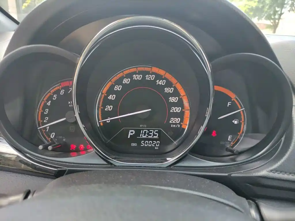Toyota Yaris L 2023 — фото 7